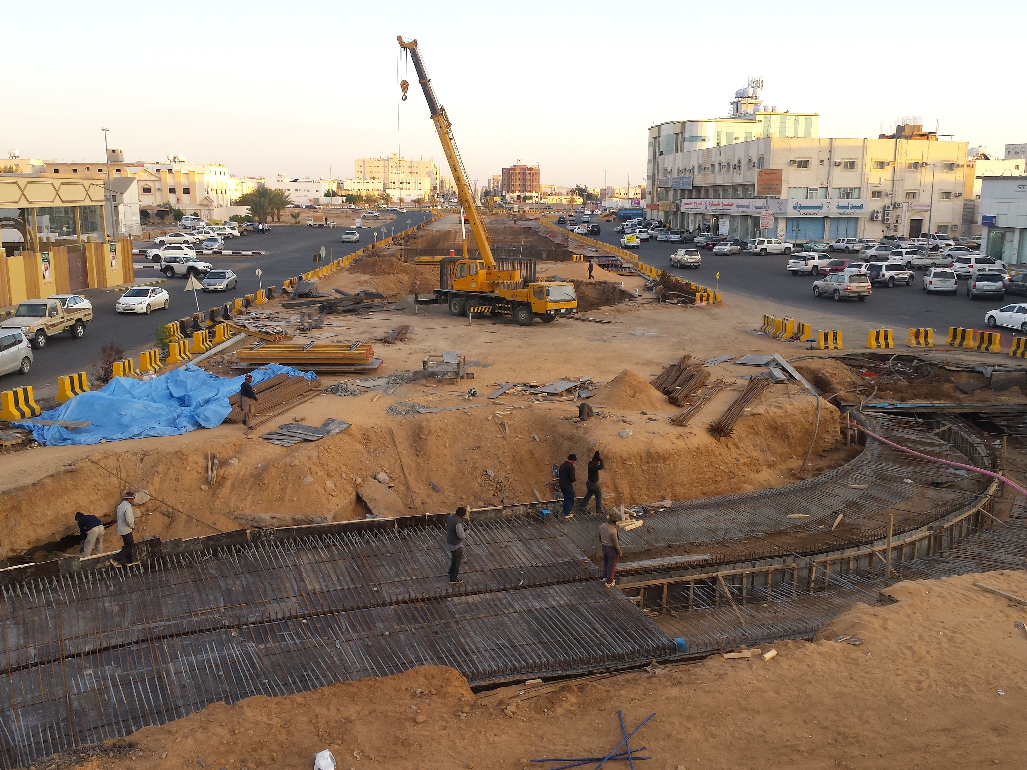 Bridge at Abu Baker Siddiq Rd with King Abdullah Road