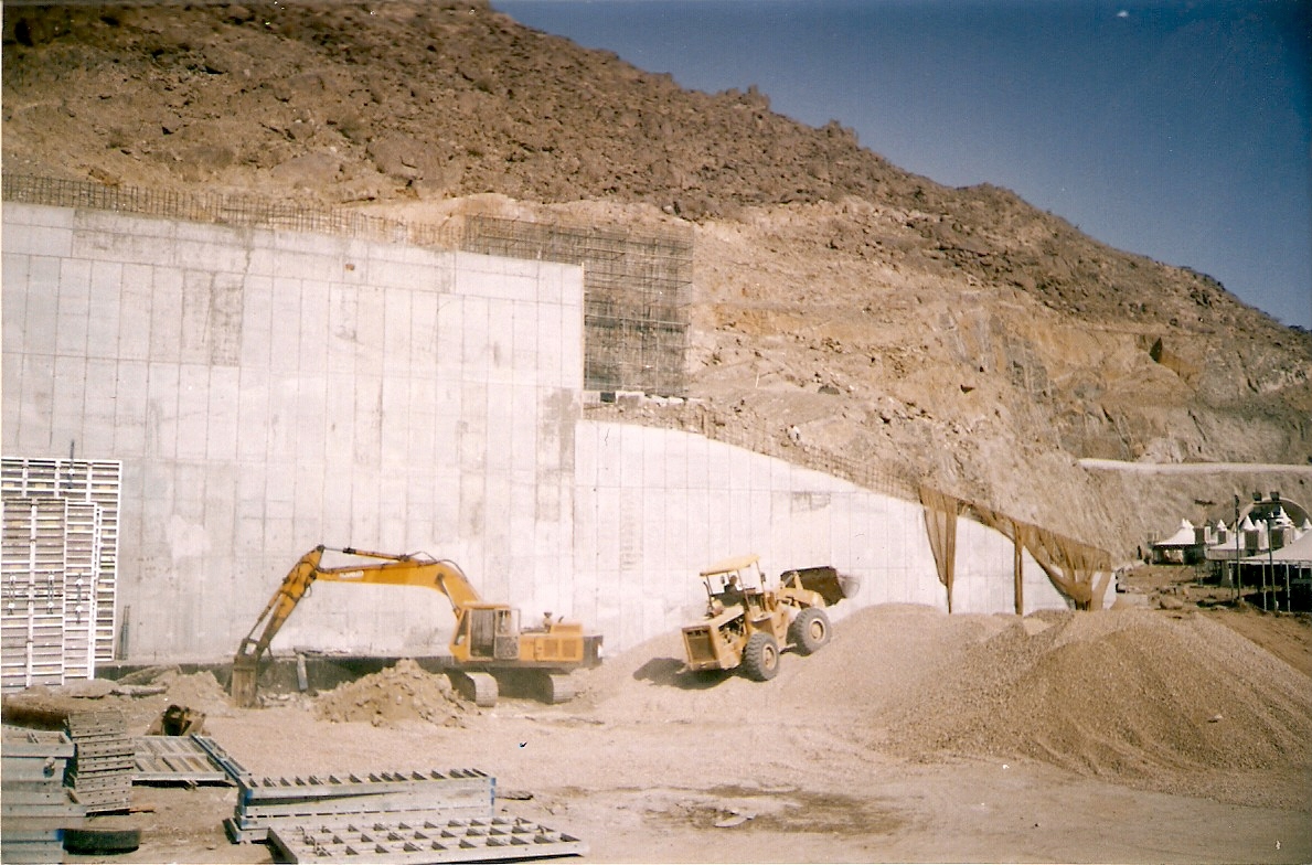 Mena Retaining Walls – Makkah